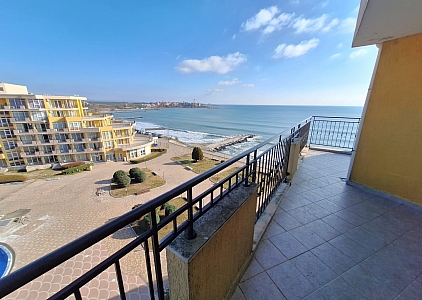 Трикімнатна квартира з шикарним видом на море на першій лінії. Фото 13