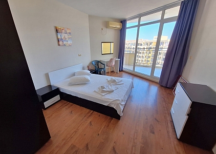 Трикімнатна квартира з шикарним видом на море на першій лінії. Фото 21