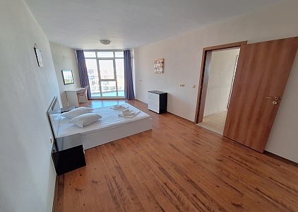 Трикімнатна квартира з шикарним видом на море на першій лінії. Фото 20