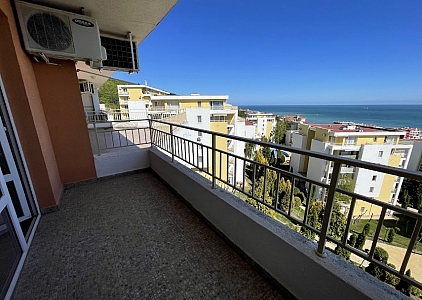 Prostorný dvoupokojový apartmán s úžasným výhledem na moře a hory. Foto 13