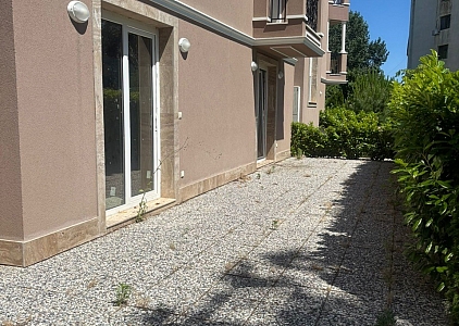 Dreizimmerwohnung mit riesiger Terrasse in einem Boutique-Komplex. Foto 12