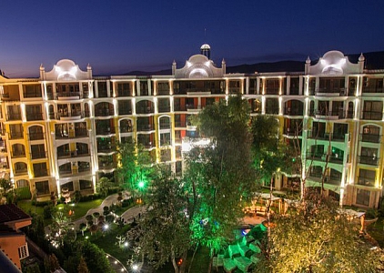 One-bedroom apartment overlooking the pool in an elite residential complex. Photo 35