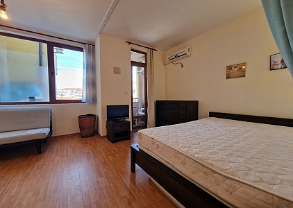 Geräumiges Studio in erster Linie. Foto 14