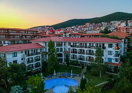 Spacious one bedroom apartment with beautiful pool view!. Photo 20