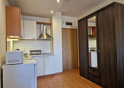 Geräumiges Studio in erster Linie. Foto 16