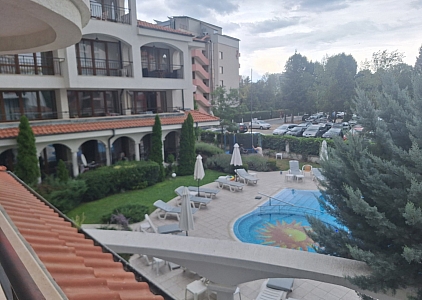 Apartmán s výhledem na bazén v krásném komplexu. Foto 7