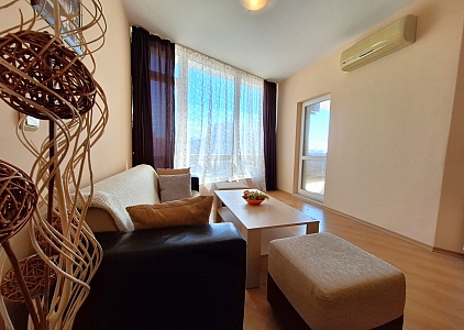 Spacious apartment with pool view in excellent complex. Photo 2 Spacious apartment with pool view in excellent complex. Photo 2