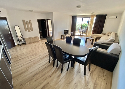 Große Zweizimmerwohnung in einem Elitekomplex . Foto 4