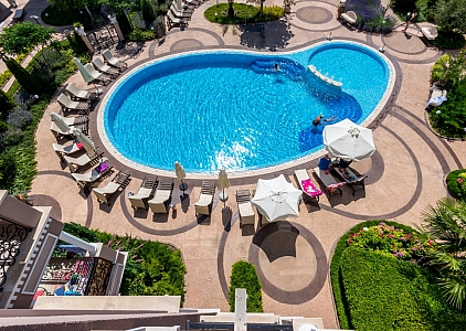 Gut aufgeteiltes Studio mit Blick auf den Pool in einem Premium-SPA-Komplex. Foto 18