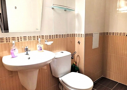 Prostorný třípokojový byt s verandou v nové čtvrti Nesebaru. Foto 15