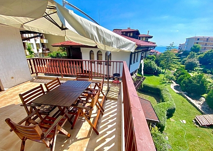 Beautiful house in the complex  Beautiful house in the complex