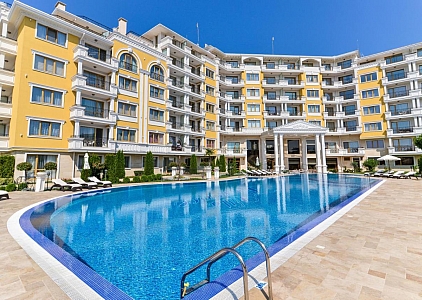 Beautiful apartment in a luxury complex within walking distance to the sea. Photo 1