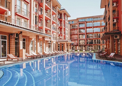 Zweizimmerwohnung in einer guten Anlage 500 Meter vom Meer entfernt. Foto 1