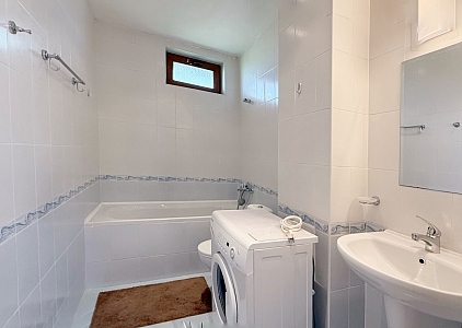 Großes Haus mit Pool in einer schönen Anlage. Foto 17