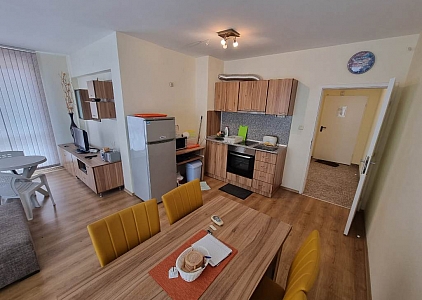 Large three-room apartment in the center of the resort. Photo 14