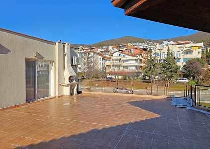 Vynikající apartmán s výhledem na moře a parkováním v centru Sveti Vlas. Foto 20