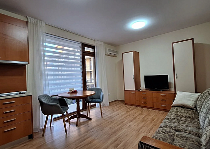 Útulný jednopokojový byt v uzavřeném komplexu. Foto 3