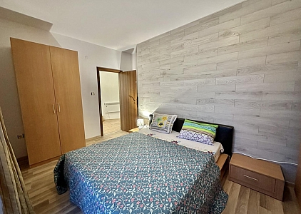 Large three bedroom apartment at a great price. Photo 23