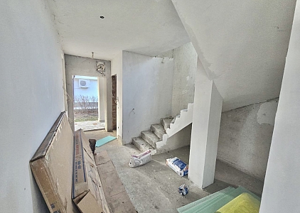 Dvoupatrový dům s bazénem a dvorem. Foto 21 Dvoupatrový dům s bazénem a dvorem. Foto 21
