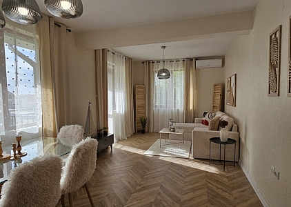 Dreizimmerwohnung im Komplex ohne Instandhaltungskosten. Foto 2