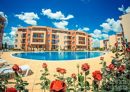 Three-room apartment in a large complex. Photo 1 Three-room apartment in a large complex. Photo 1