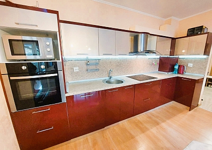 Excellent three-room apartment with sea views in a new building in Sveti Vlas. Photo 1