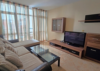 Large apartment with pool view in a complex with a great location. Photo 3 Large apartment with pool view in a complex with a great location. Photo 3