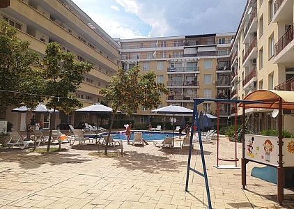 Недорогая трехкомнатная квартира на Солнечном берегу. Photo 1