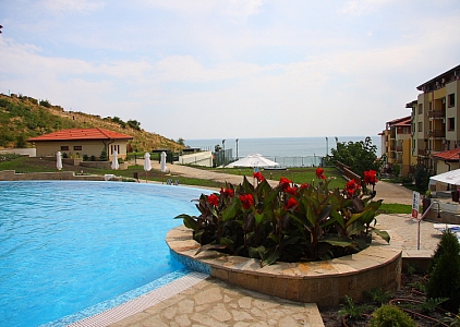 Apartment mit einem Schlafzimmer in einem Kurkomplex in erster Meereslinie. Foto 17