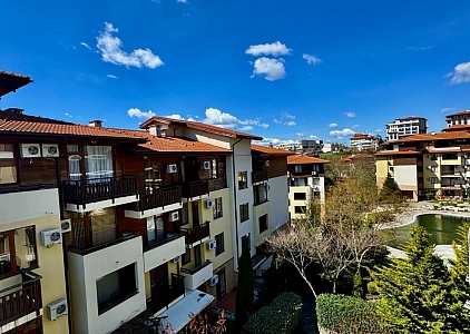 Geräumige Wohnung in einem Luxuskomplex in erster Linie. Foto 4