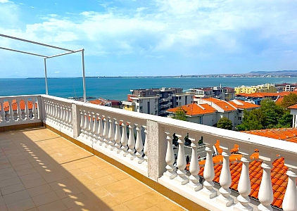 Large apartment with panoramic sea views in the center. Photo 1 Large apartment with panoramic sea views in the center. Photo 1
