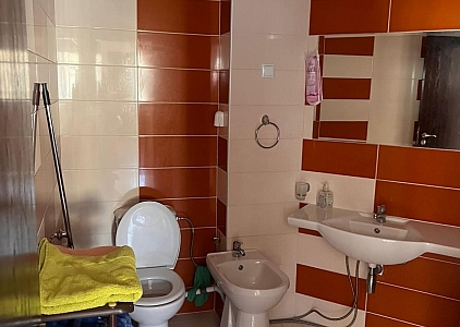 Große Dreizimmerwohnung in einem renommierten Komplex 150 Meter vom Meer entfernt. Foto 9