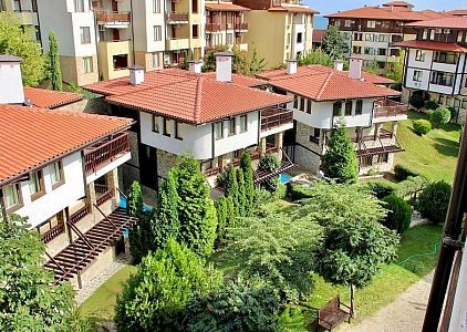 Beautiful house in the complex  Beautiful house in the complex