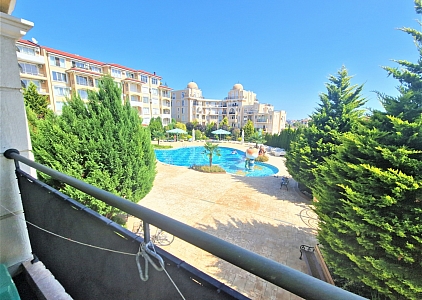 Двокімнатна квартира з видом на басейн у Равді. Фото 8