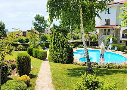 Spacious one bedroom apartment with beautiful pool view!. Photo 11