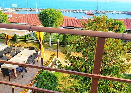 Huge 3 bedroom apartment with stunning sea views. Photo 15