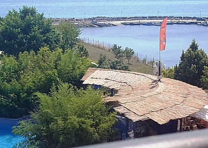 Недорогая трехкомнатная квартира на первой линии моря. Foto 6 Недорогая трехкомнатная квартира на первой линии моря. Foto 6