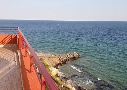 Wohnung in erster Linie mit atemberaubendem Panoramablick auf das Meer. Foto 2 Wohnung in erster Linie mit atemberaubendem Panoramablick auf das Meer. Foto 2