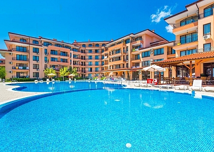 Dwupokojowe mieszkanie w kompleksie rodzinnym w Sveti Vlas. Zdjęcie 1