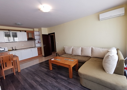 One-bedroom apartment in a high-quality complex. Photo 1