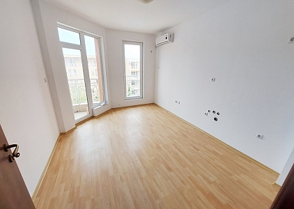 Dvoupokojový apartmán s výhledem na bazén . Foto 2 Dvoupokojový apartmán s výhledem na bazén . Foto 2