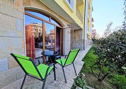 Квартира с 2 спальнями с двориком. Фото 12