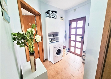 One-bedroom apartment in a beautiful complex. Photo 8