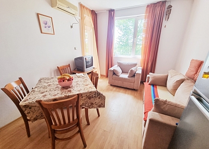 Inexpensive apartment in a great complex. Photo 2