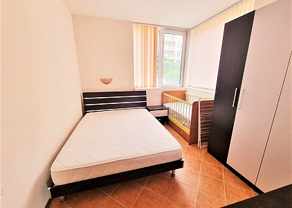 Große Dreizimmerwohnung zu einem sehr günstigen Preis. Foto 3