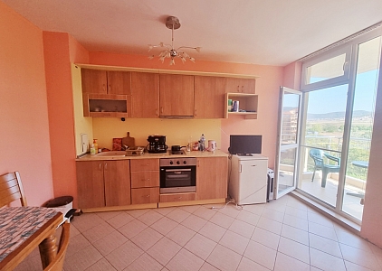 Zweizimmerwohnung im Chaika-Viertel. Foto 1