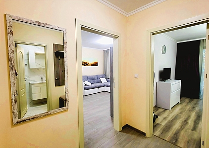 Отличная двухкомнатная квартира на первой линии с собственным паркоместом. Foto 12