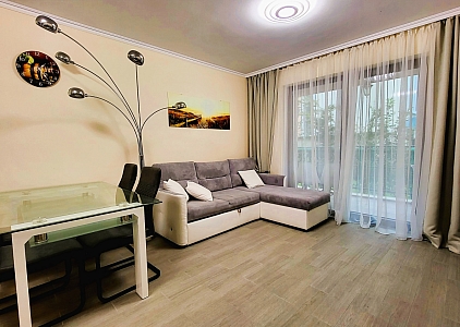 Отличная двухкомнатная квартира на первой линии с собственным паркоместом. Foto 3