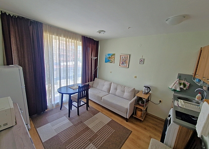 Two-room apartment in the resort center. Photo 2