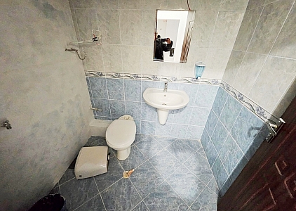 Large three-room apartment in Nessebar. Photo 9